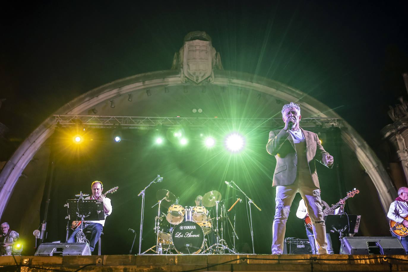 Diversión musical de Los Átomos en El Espolón