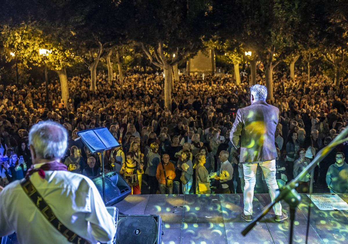 Diversión musical de Los Átomos en El Espolón