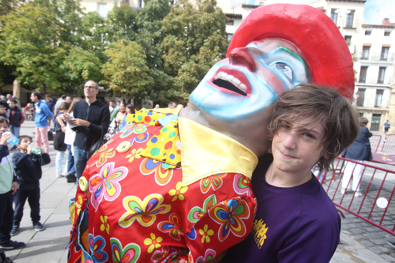 Gigantes y cabezudos por las calles de Logroño