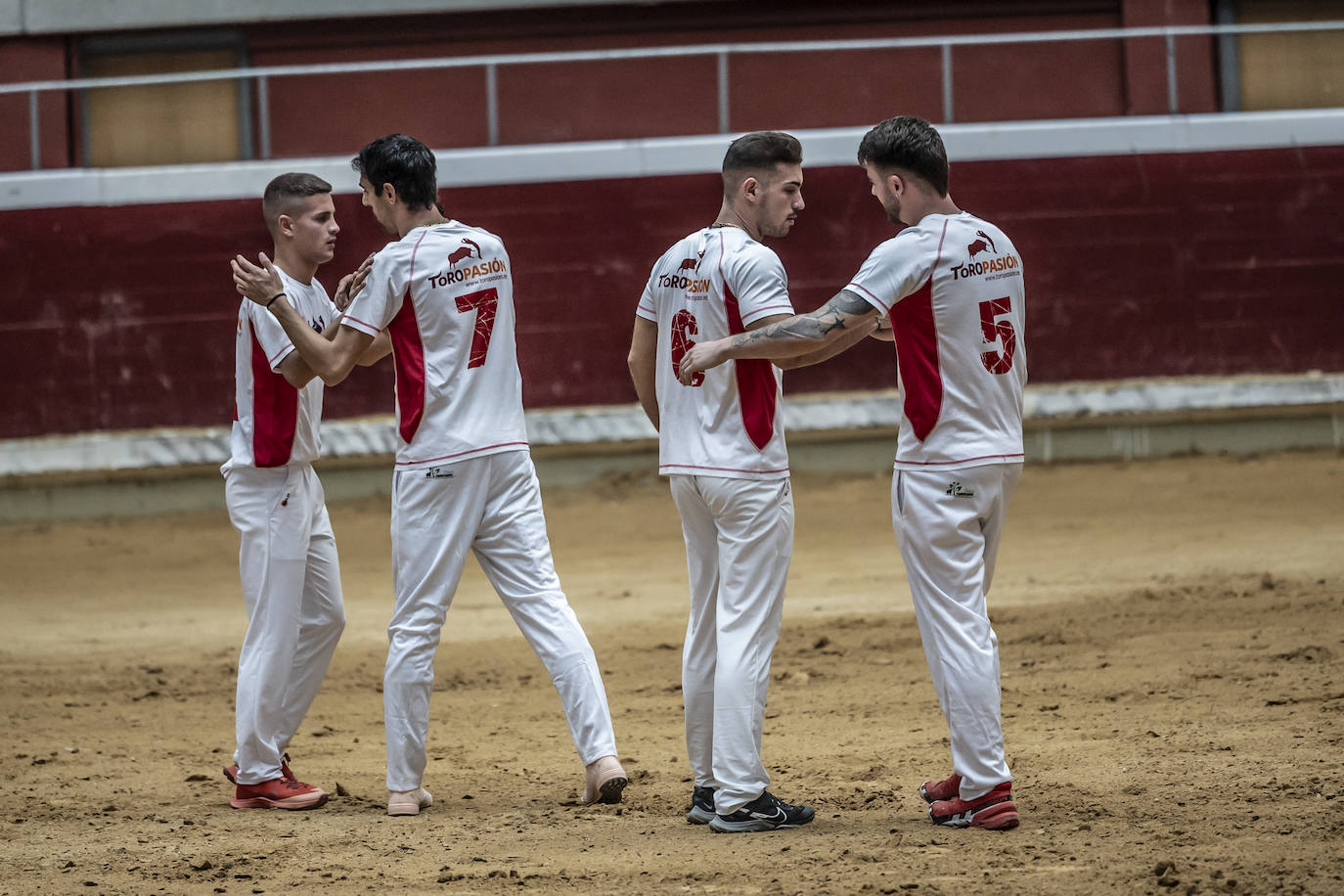 Concurso de recortes en la plaza de toros La Ribera, en imágenes