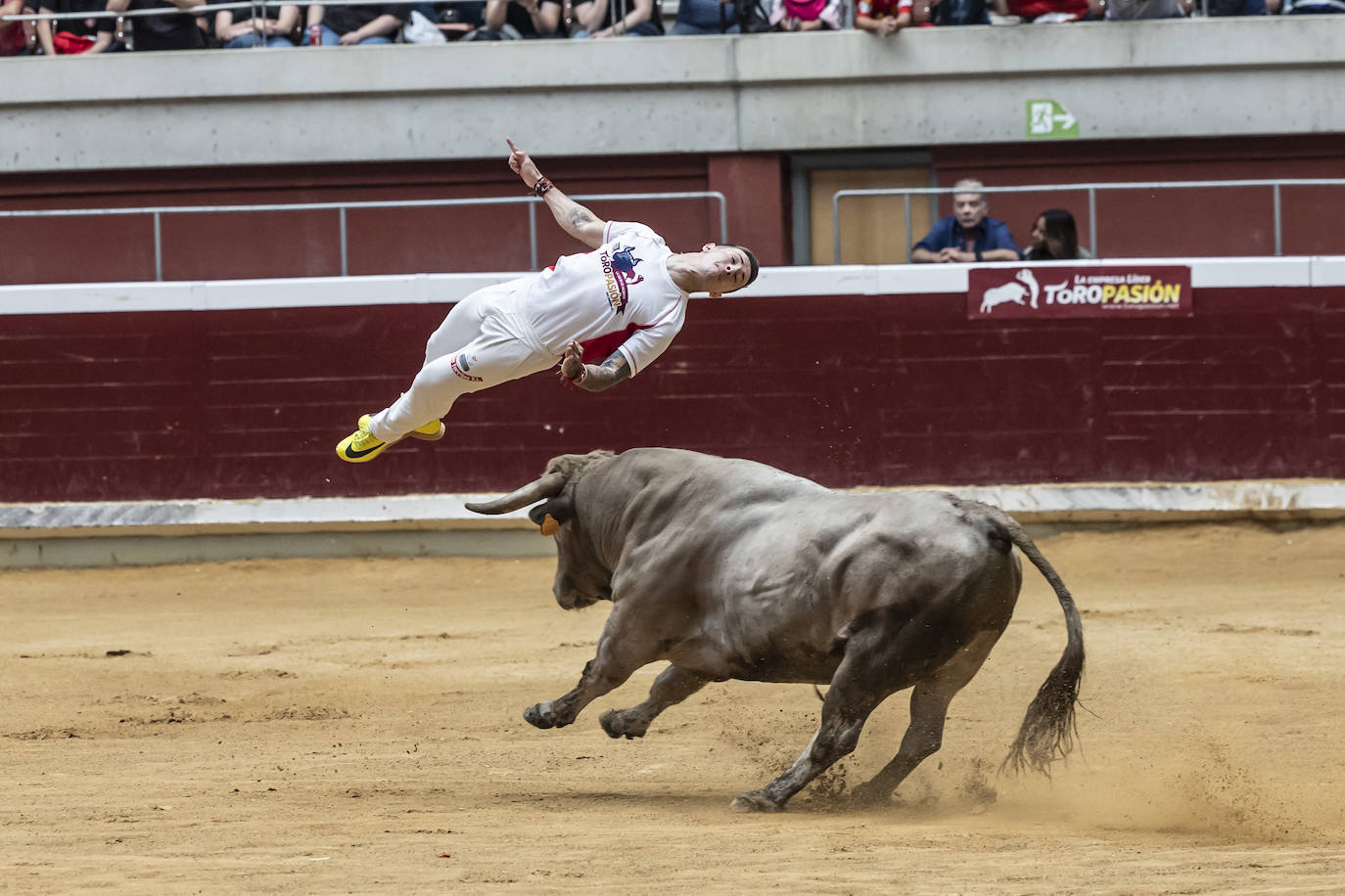 Concurso de recortes en la plaza de toros La Ribera, en imágenes