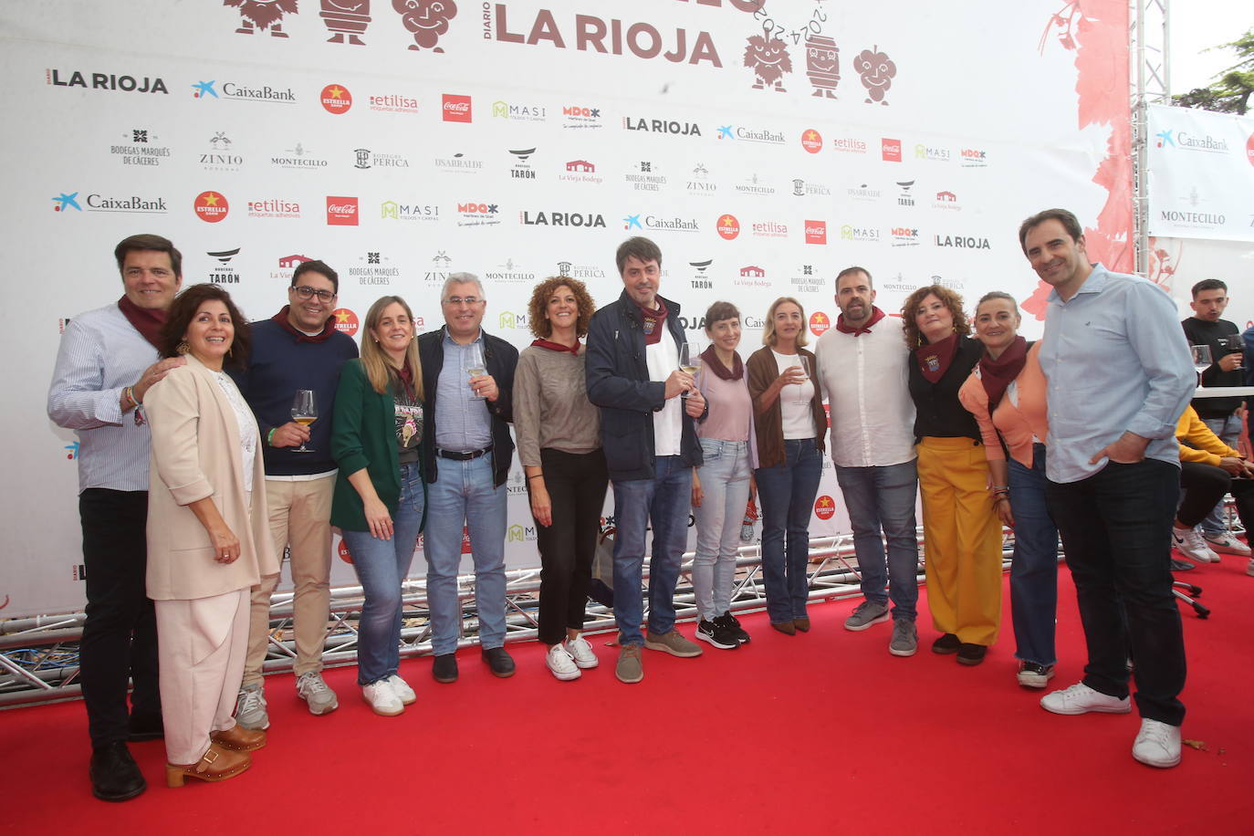 Representantes del PSOE regional y municipal:Kilian Cruz-Dunne, Ana Belén Martínez, Daniel Carrillo, Sara Orradre, José Ángel Lacalzada, María Marrodán, Luis Alonso, Carmen Urquía, María Somalo, Iván Reinares, Ana Victoria del Vigo, Sara Álvarez y Diego García. 