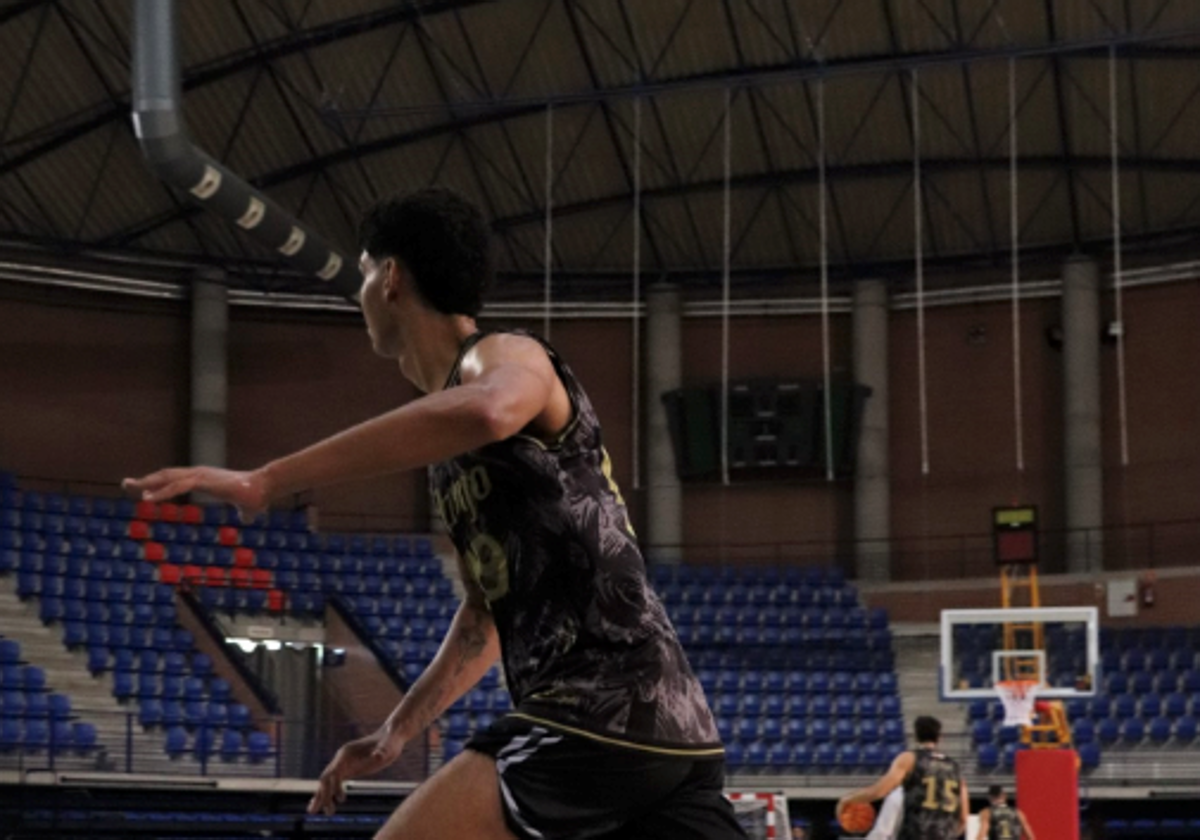 Enrique Molina, en un entrenamiento en el Palacio.