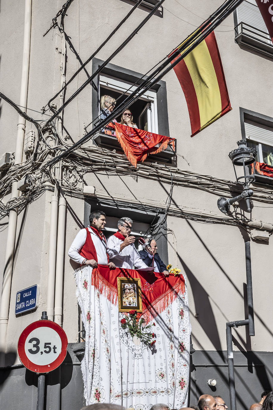 Arnedanos y navarros celebran la procesión del Robo de los Santos