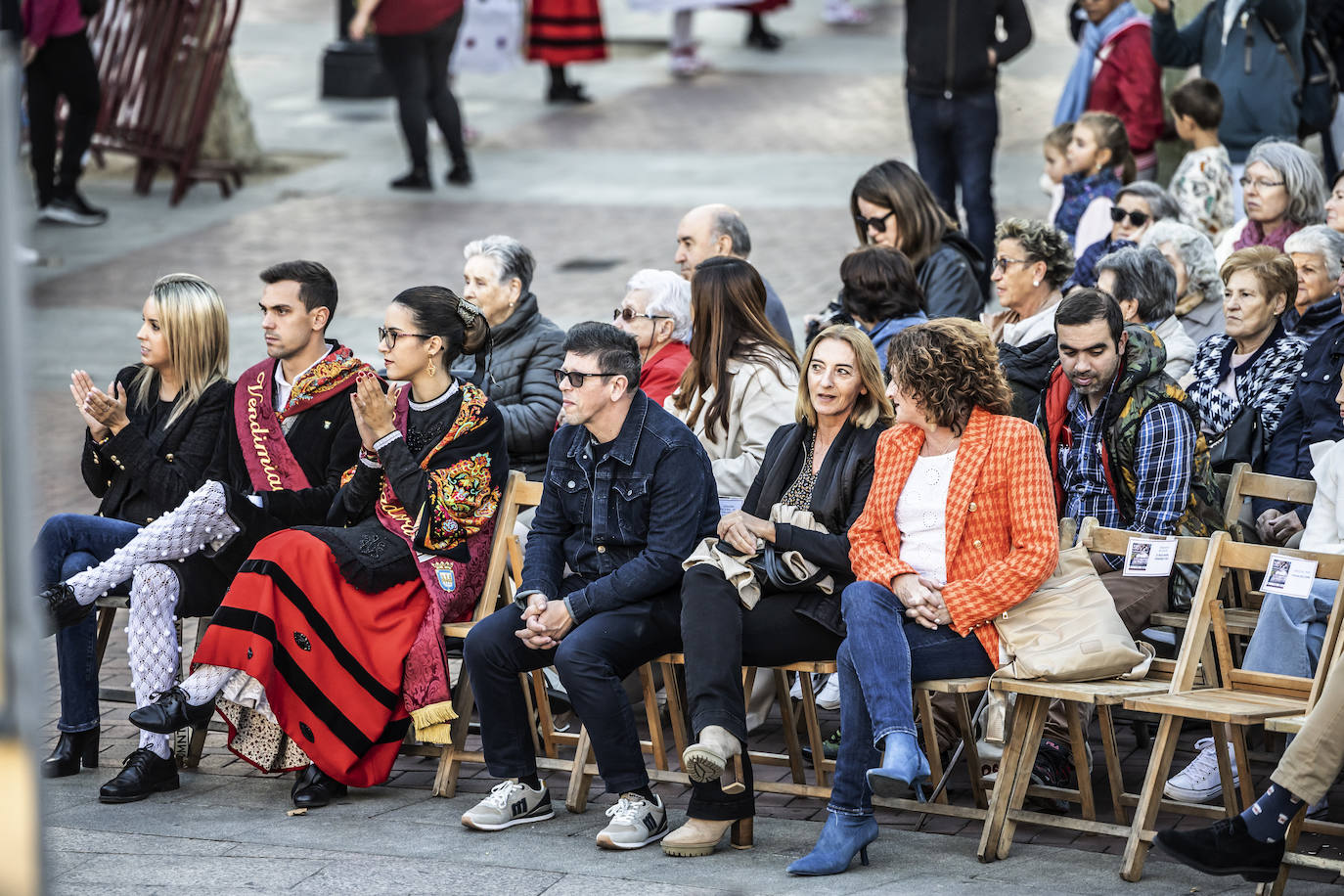 Tarde de bailes con Contradanza en El Espolón