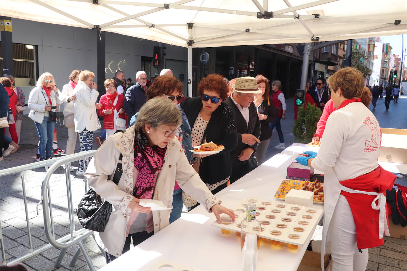 Los jóvenes y los niños, protagonistas del domingo de fiestas en Arnedo