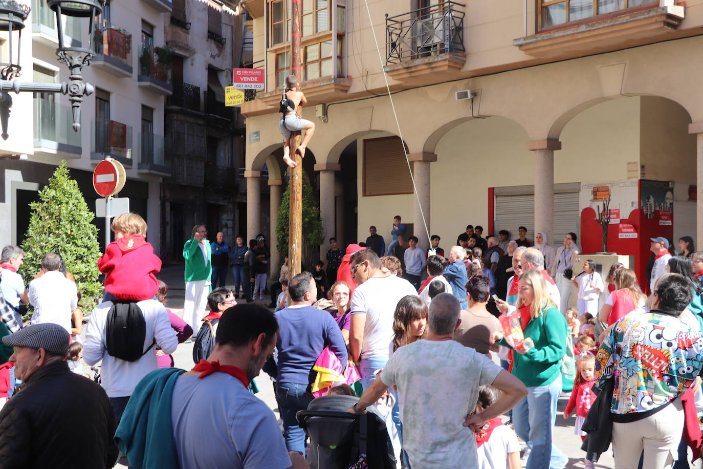 Los jóvenes y los niños, protagonistas del domingo de fiestas en Arnedo