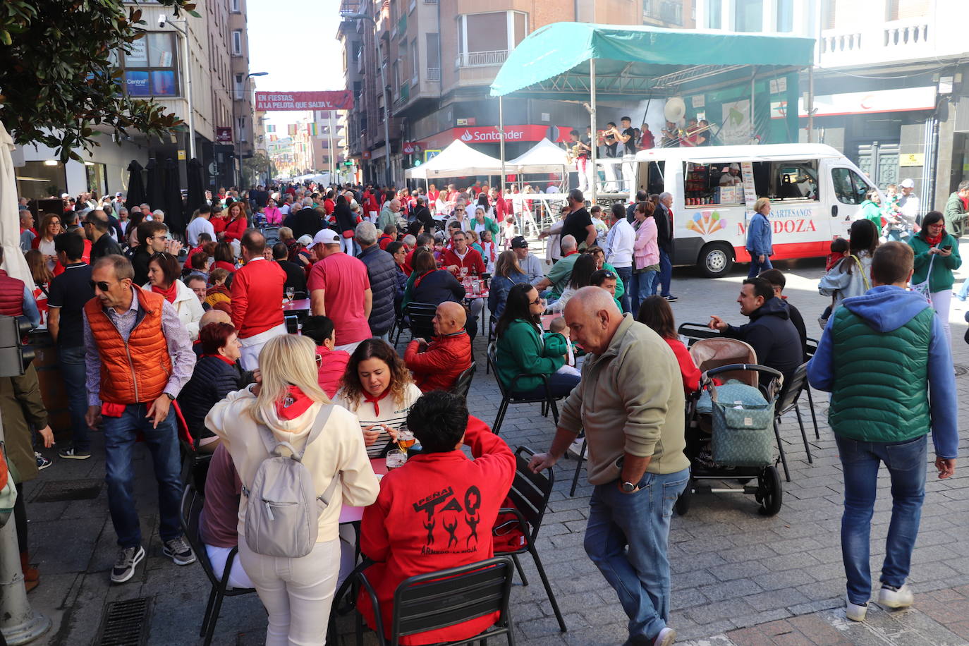 Los jóvenes y los niños, protagonistas del domingo de fiestas en Arnedo