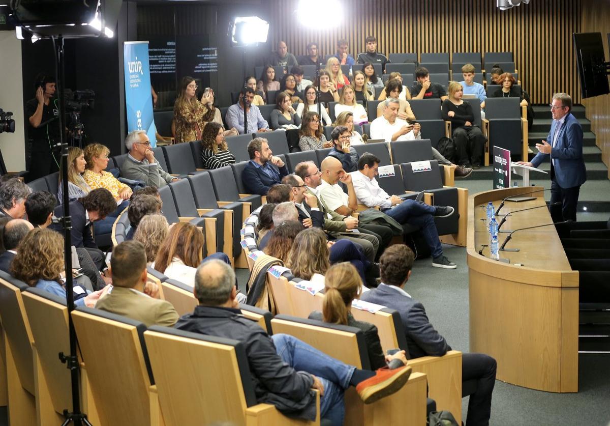 Imagen del auditorio de UNIR durante la jornada de ForoIA.