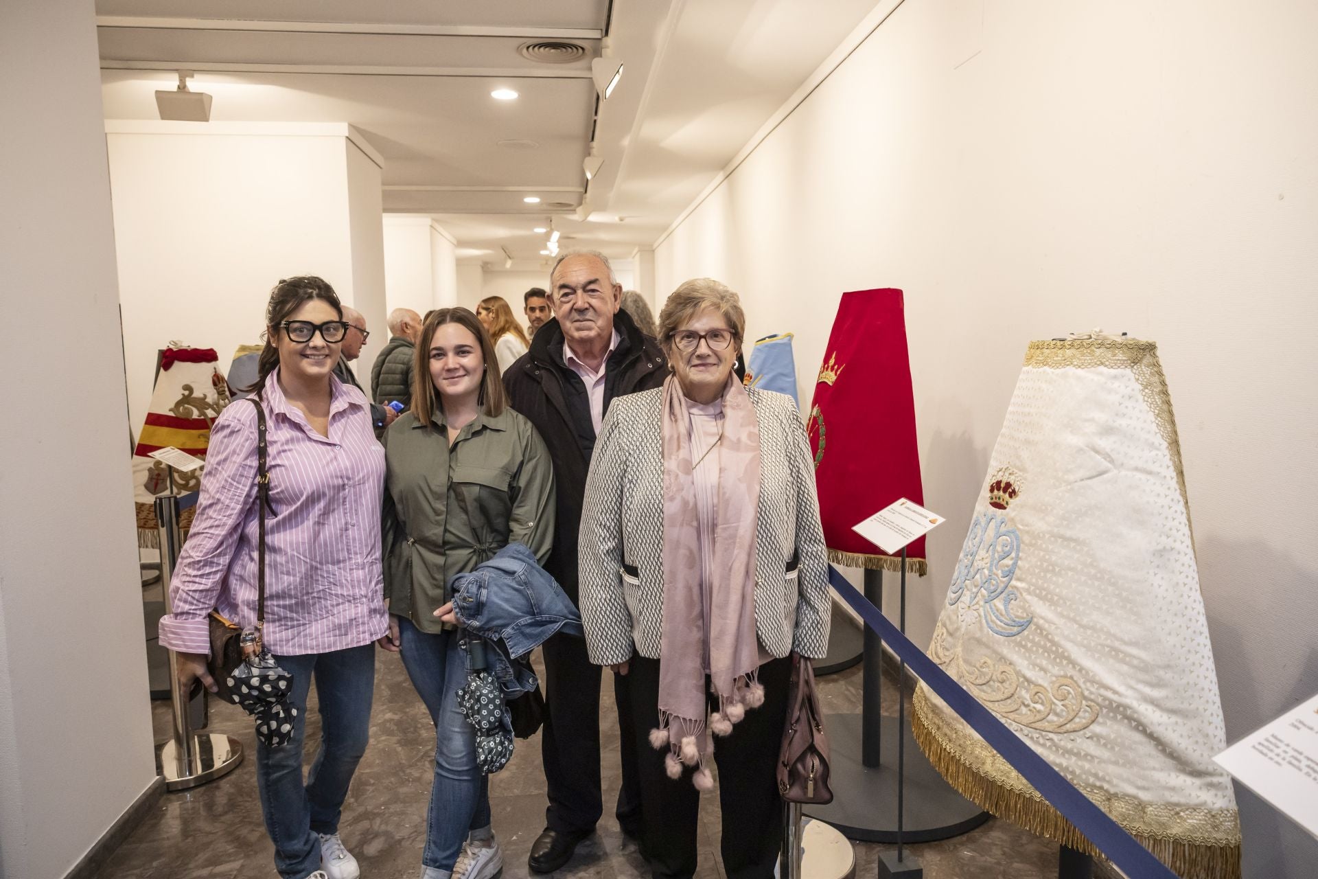 Exposición de mantos de la Virgen del Pilar