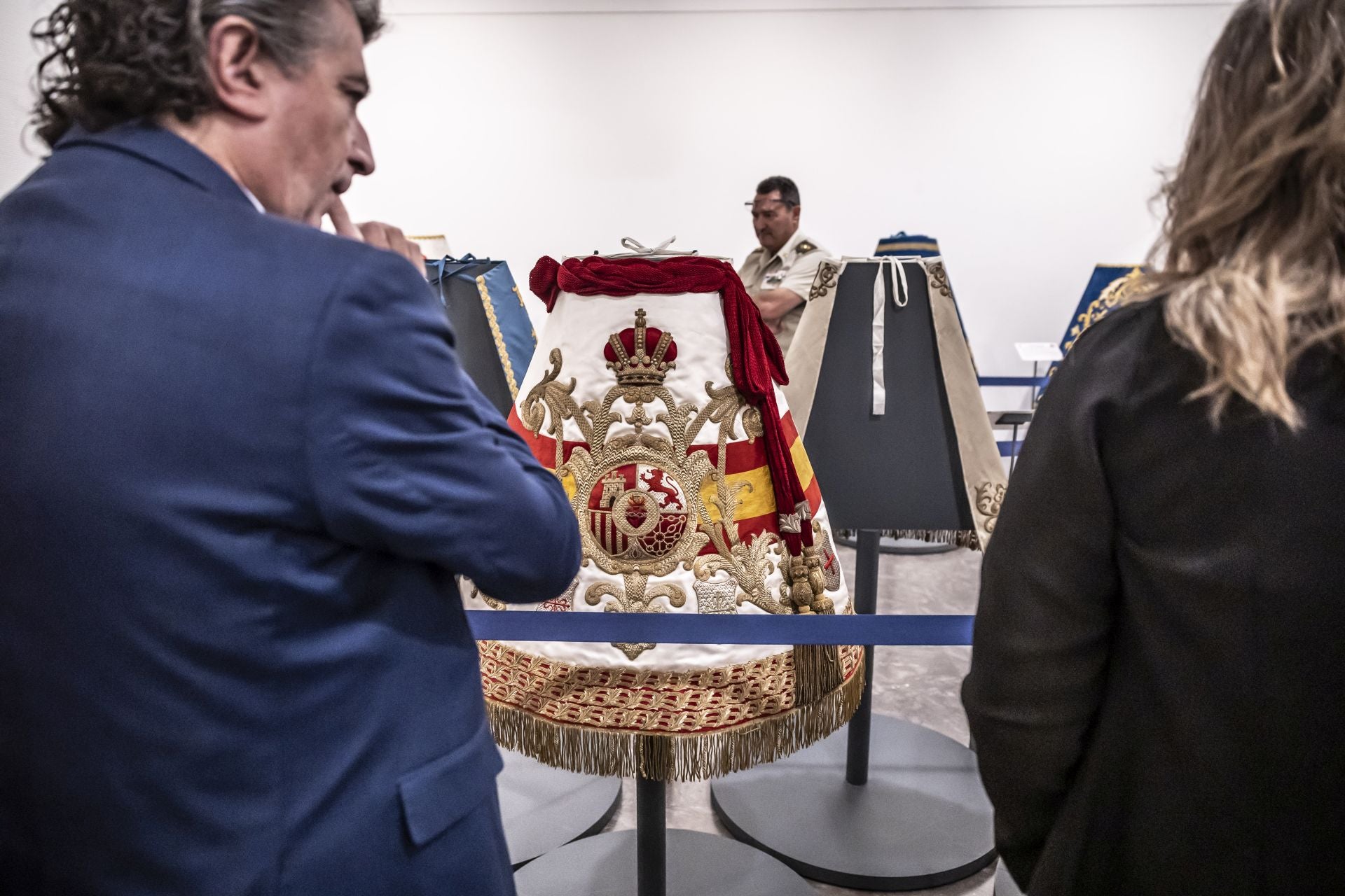 Exposición de mantos de la Virgen del Pilar