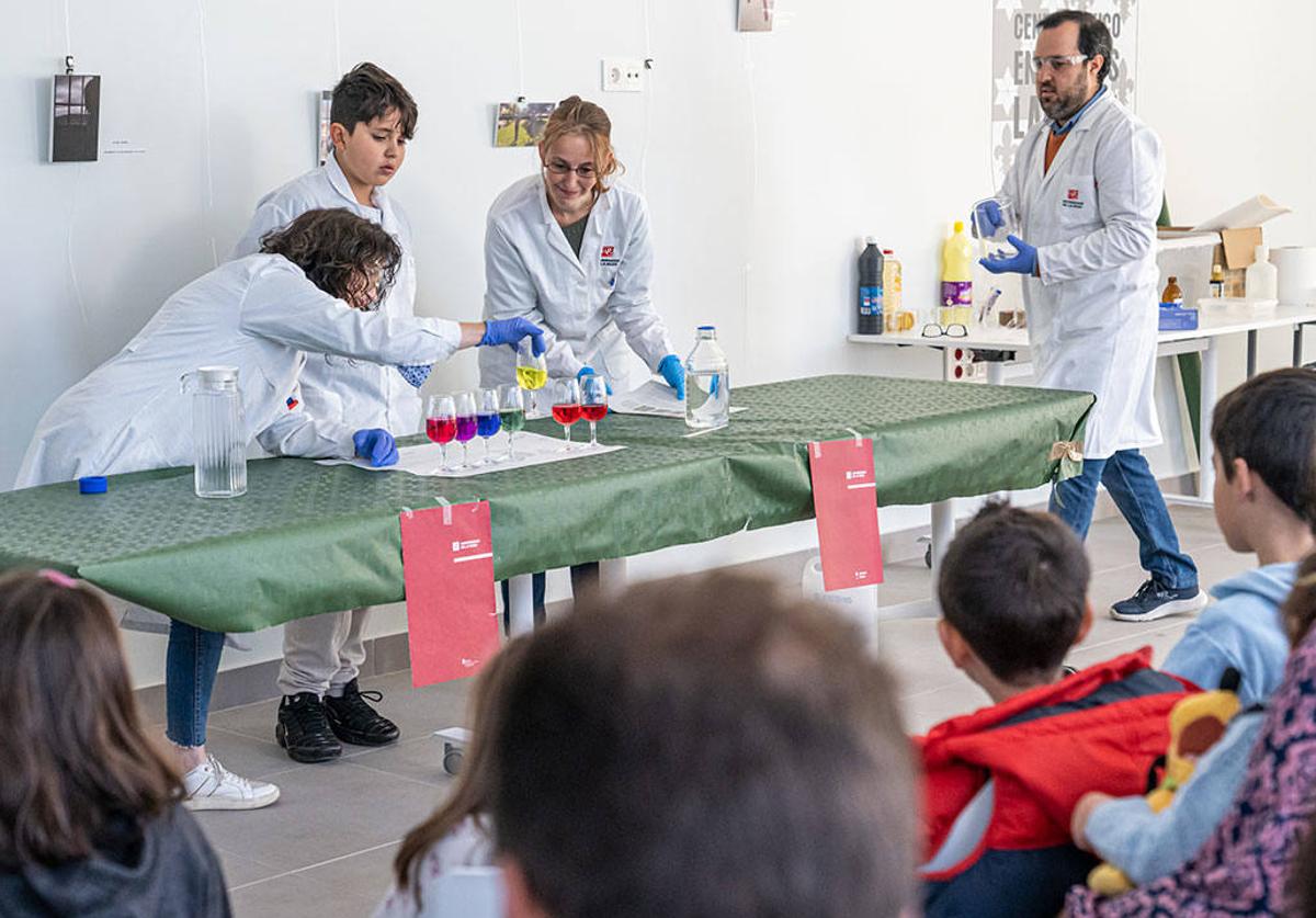 Alcanadre acoge este viernes el taller 'La química se mueve'