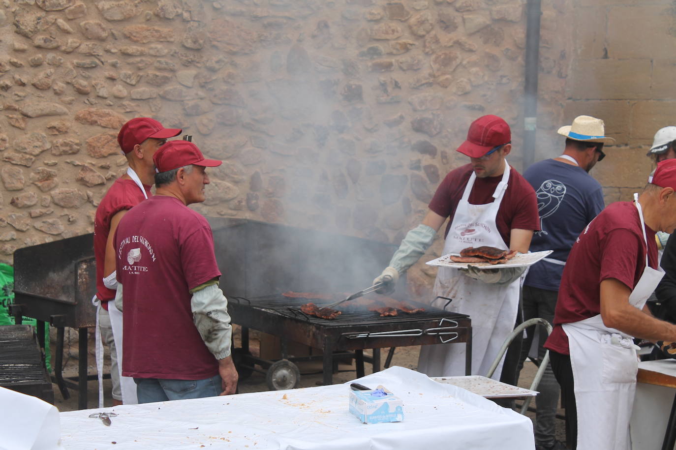 El festival de salchichón asado, en imágenes