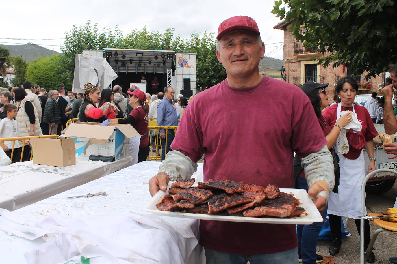 El festival de salchichón asado, en imágenes