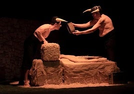 Escena de 'Torito bravo' de Áriba Teatro, compañía que pisará las tablas del Bretón jarrero el 12 de octubre.
