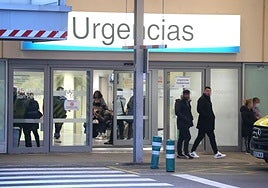 Herido un hombre de 53 en un accidente por colisión entre un coche y un camión en la rotonda de Chile