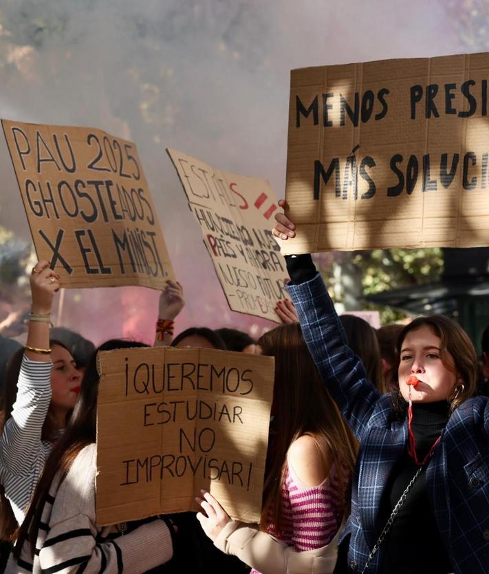 Imagen secundaria 2 - Escaso seguimiento de la huelga de estudiantes en La Rioja