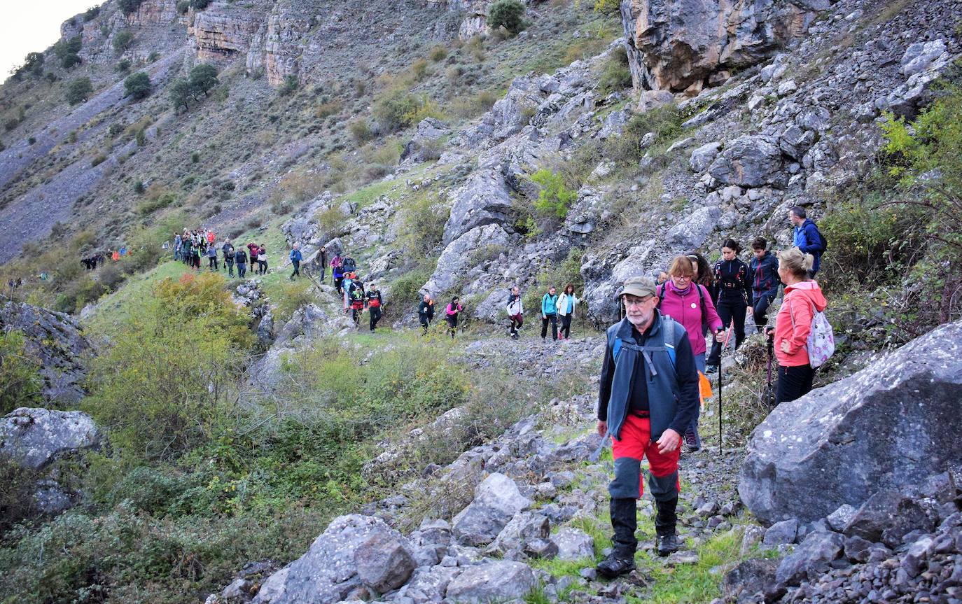 Tres enfermos de ELA ascienden a 1.854 metros de altitud en el Día del Montañismo Riojano