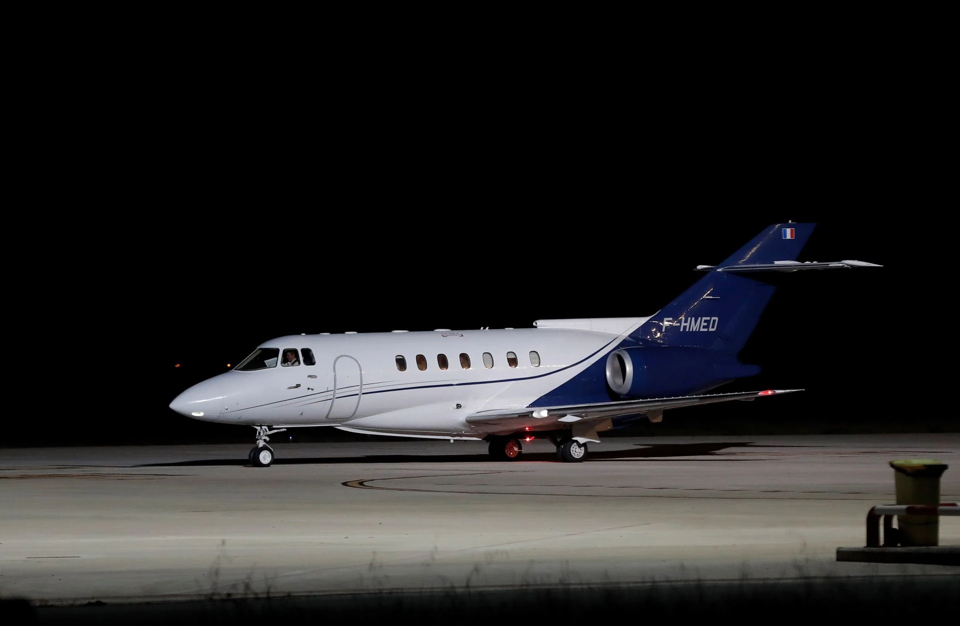 Avión en el que finamlente se fue Brahim Gali desde Pamplona