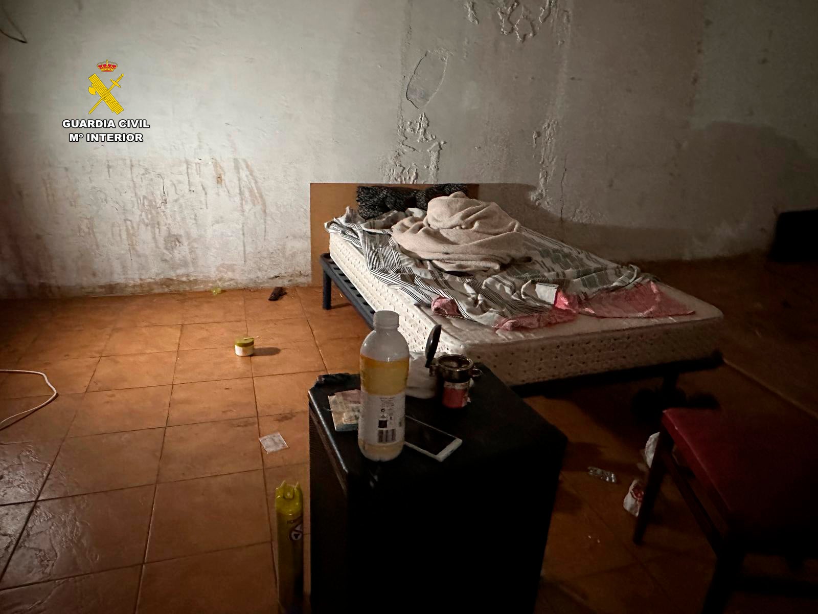 Las imágenes del chalé en el que dormían los migrantes