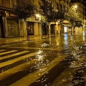 Una fuerte tormenta de agua y granizo anega Logroño a medianoche