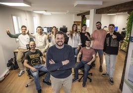 Carlos Tarragona, junto a parte del equipo de Spectral Geo en una imagen de archivo