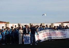 Momento de la despedida a Gonzalo durante la tarde de ayer en el Oion Arena.