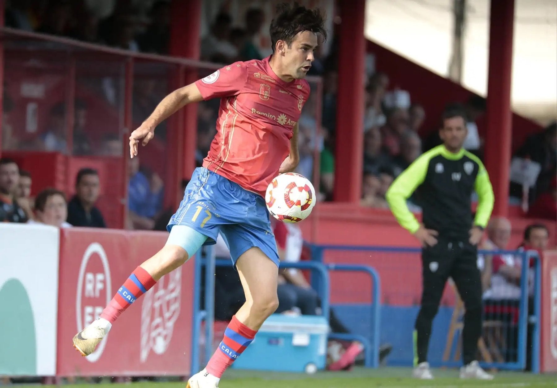 El jugador logroñés del Calahorra, Víctor López.