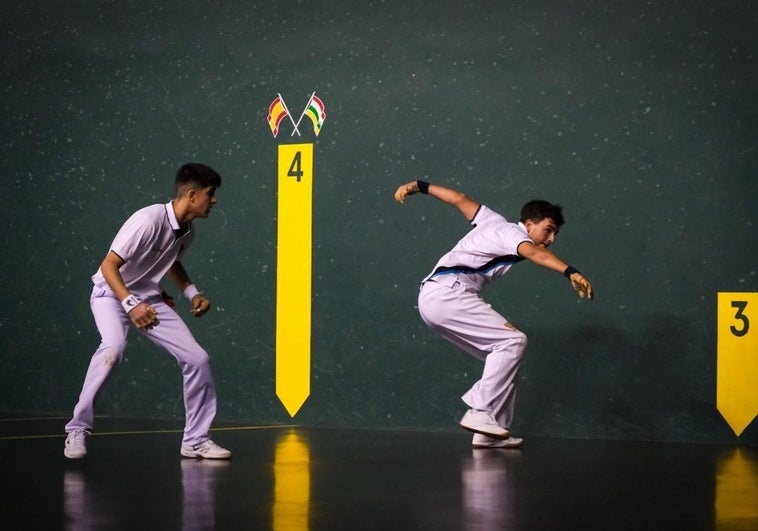 Imagen de un partido de pelota correspondiente a los últimos Juegos, en el Adarraga.