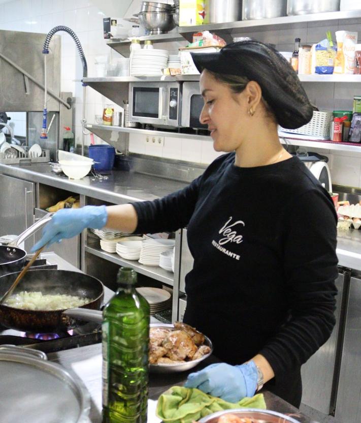 Imagen secundaria 2 - El Vega ya tiene quien vuelva a cocinar