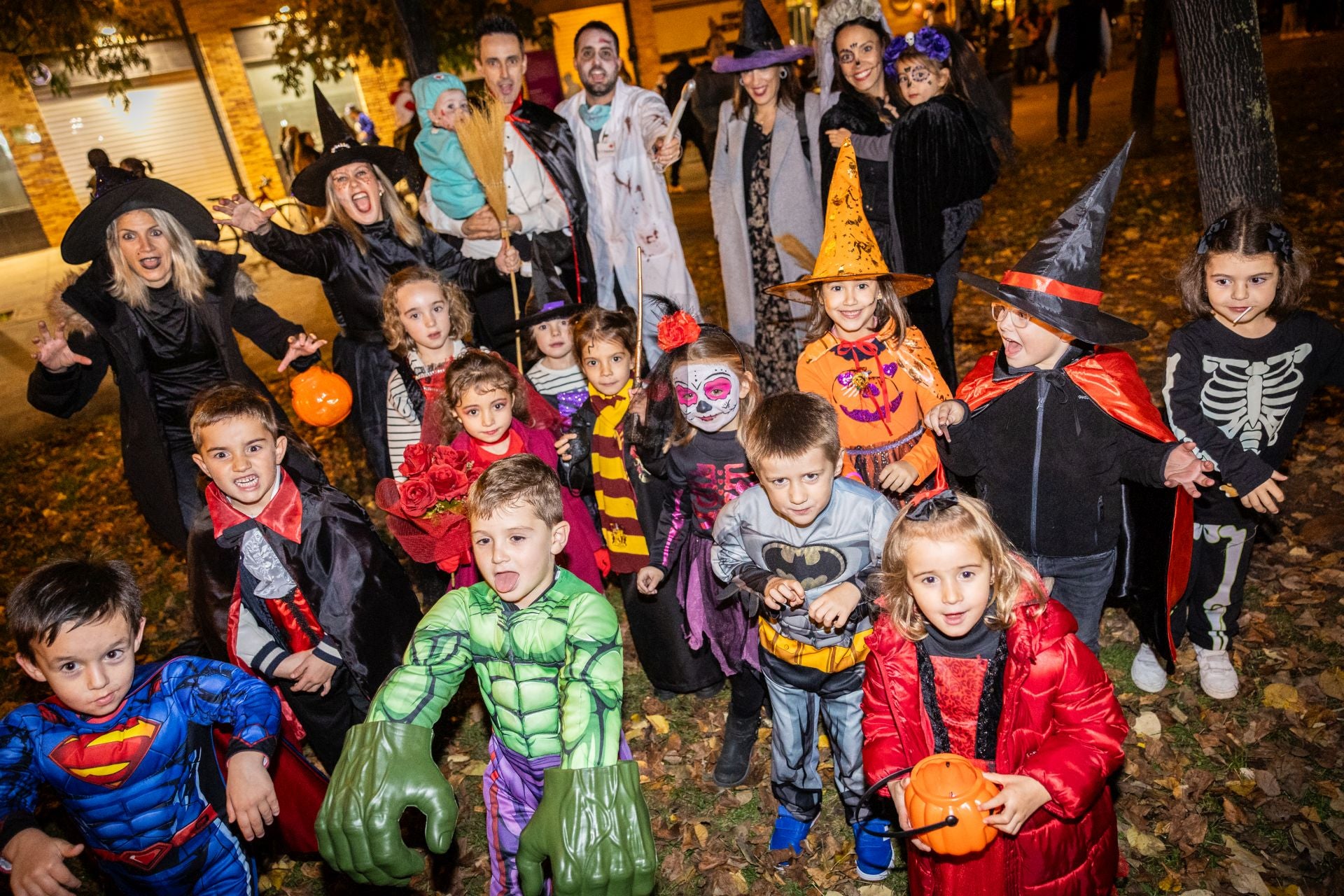 En Logroño también se sale pedir golosinas por Halloween. ¡Truco o trato!