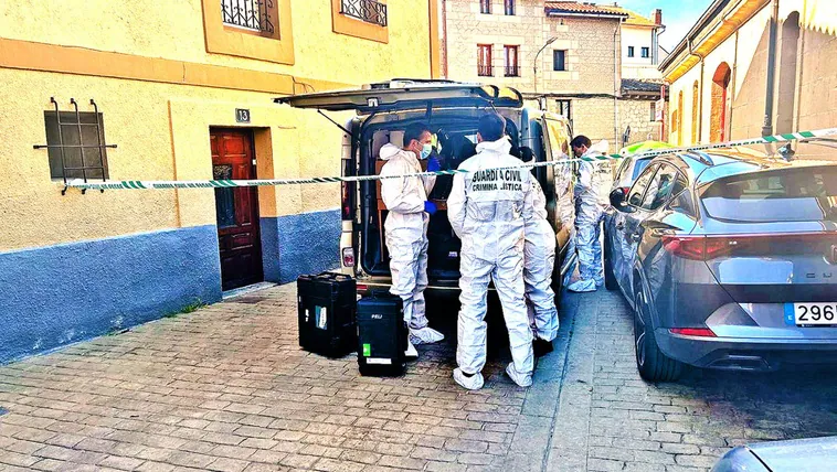 Equipo de Criminalística de la Guardia Civil en Cuzcurrita.