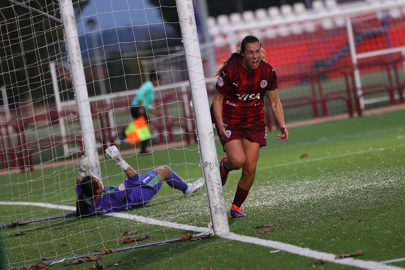 Sonya celebra el gol de la victoria ante el Alba.