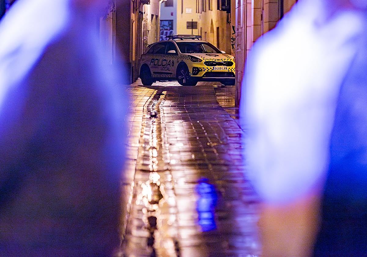 Un coche de la Policía Local de Logroño, en una imagen de archivo.