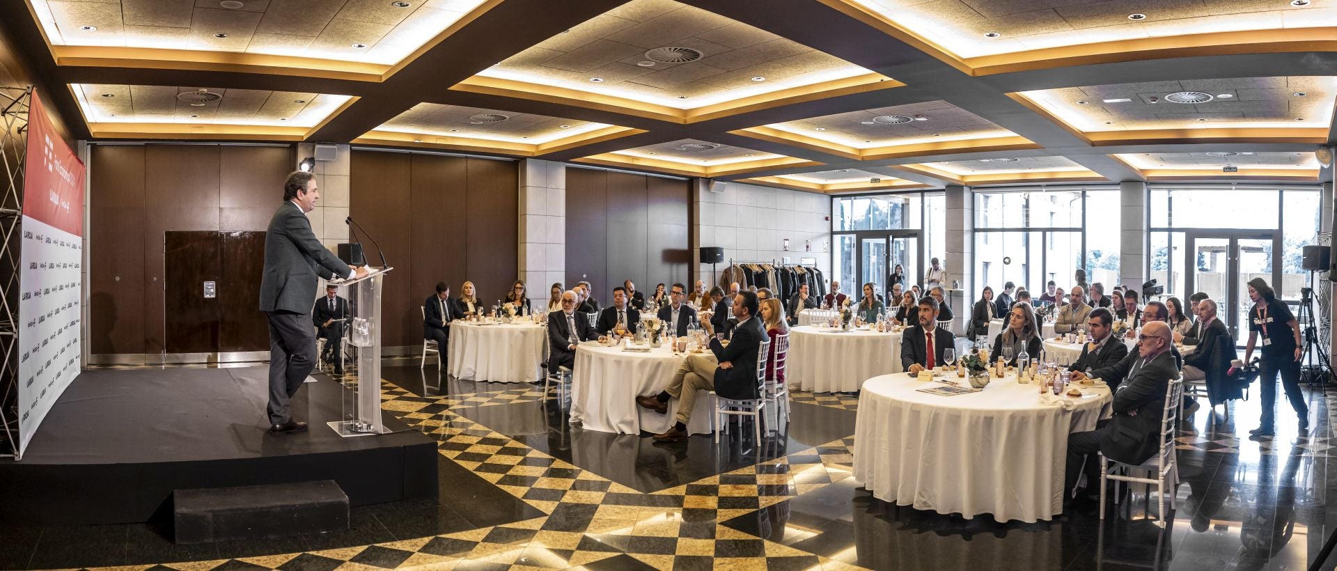 Celebración del Foro económico de Diario LA RIOJA e Ibercaja