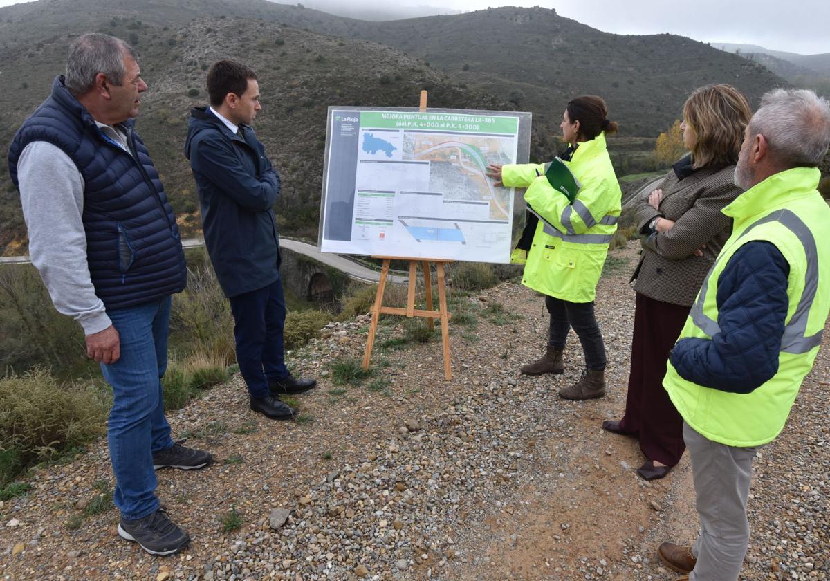 El Gobierno de La Rioja invierte más de 830.000 euros en la modificación del trazado de la LR-385 en Grávalos para mejorar la seguridad vial