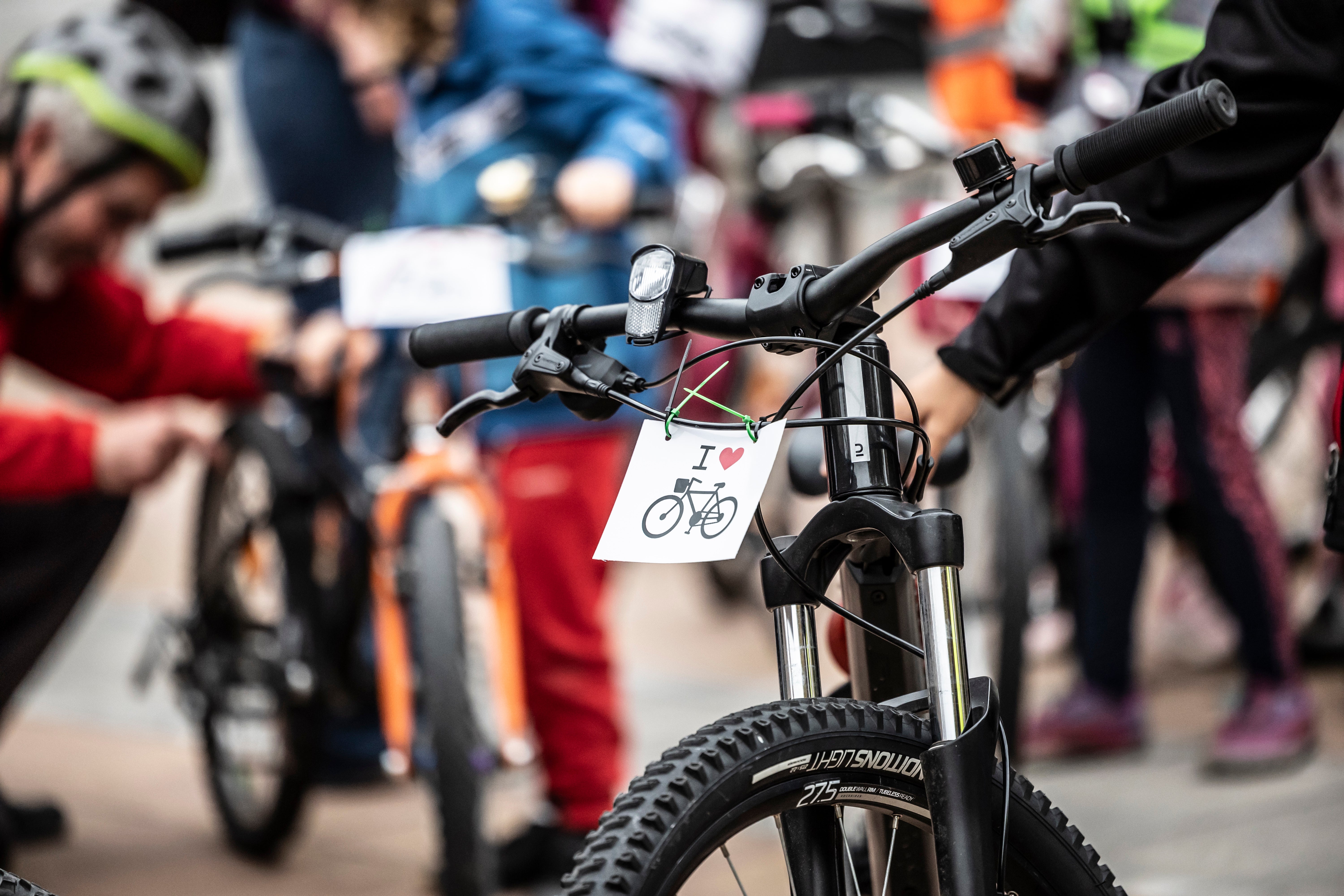 Los niños quieren ir en bici con seguridad a clase