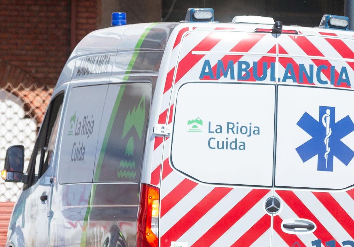 Tres ambulancias y cinco técnicos de La Rioja Cuida colaboran en el operativo de ayuda en Valencia