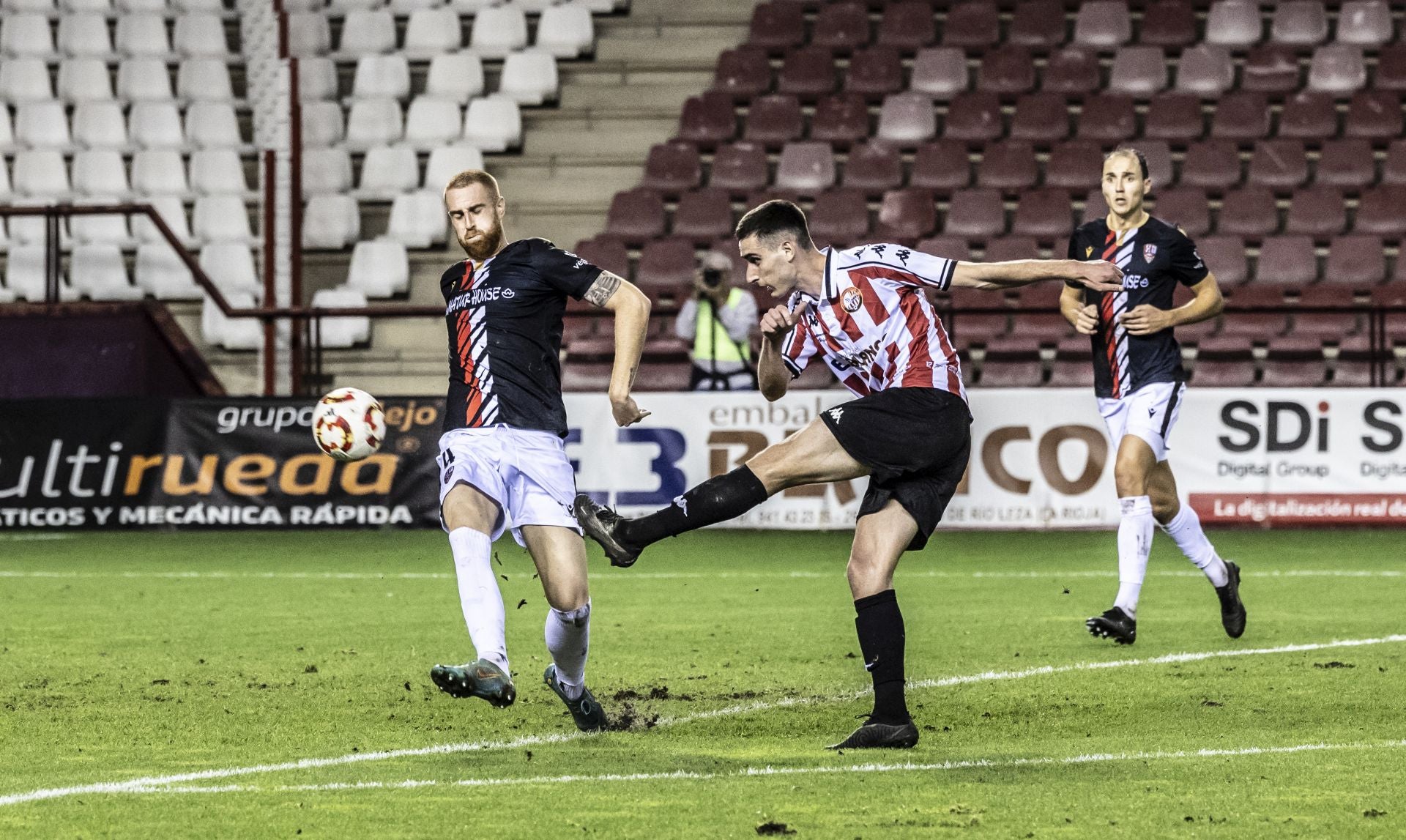 El partido SD Logroñés-UD Logroñés