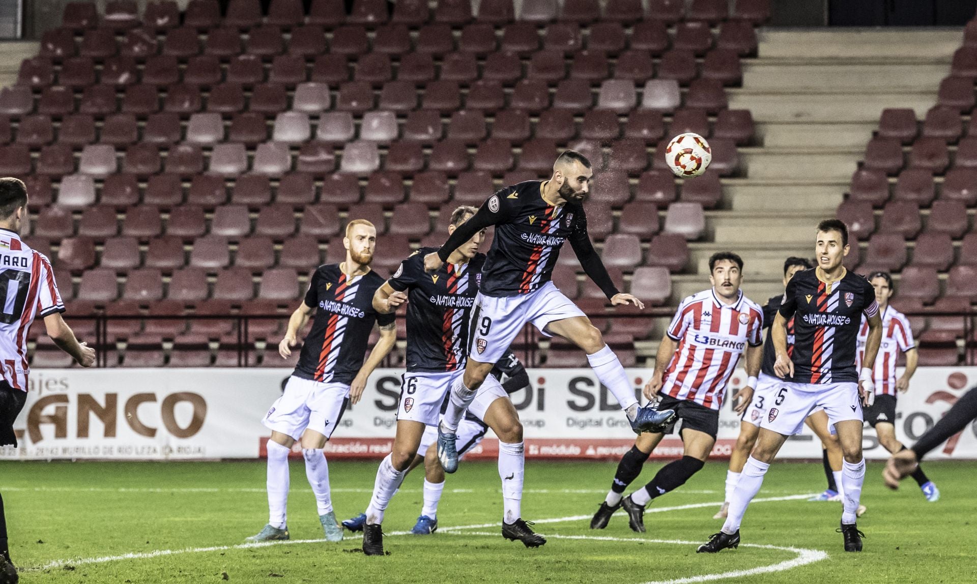 El partido SD Logroñés-UD Logroñés