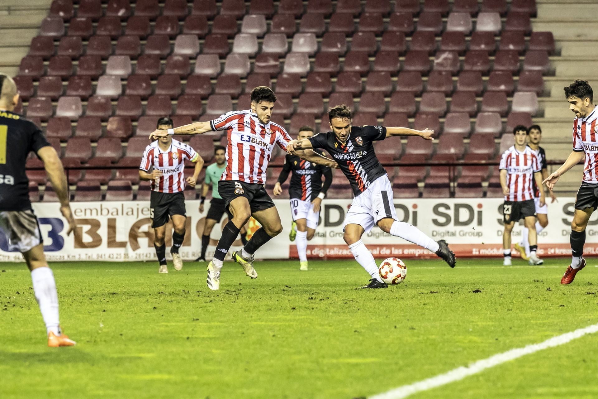 El partido SD Logroñés-UD Logroñés