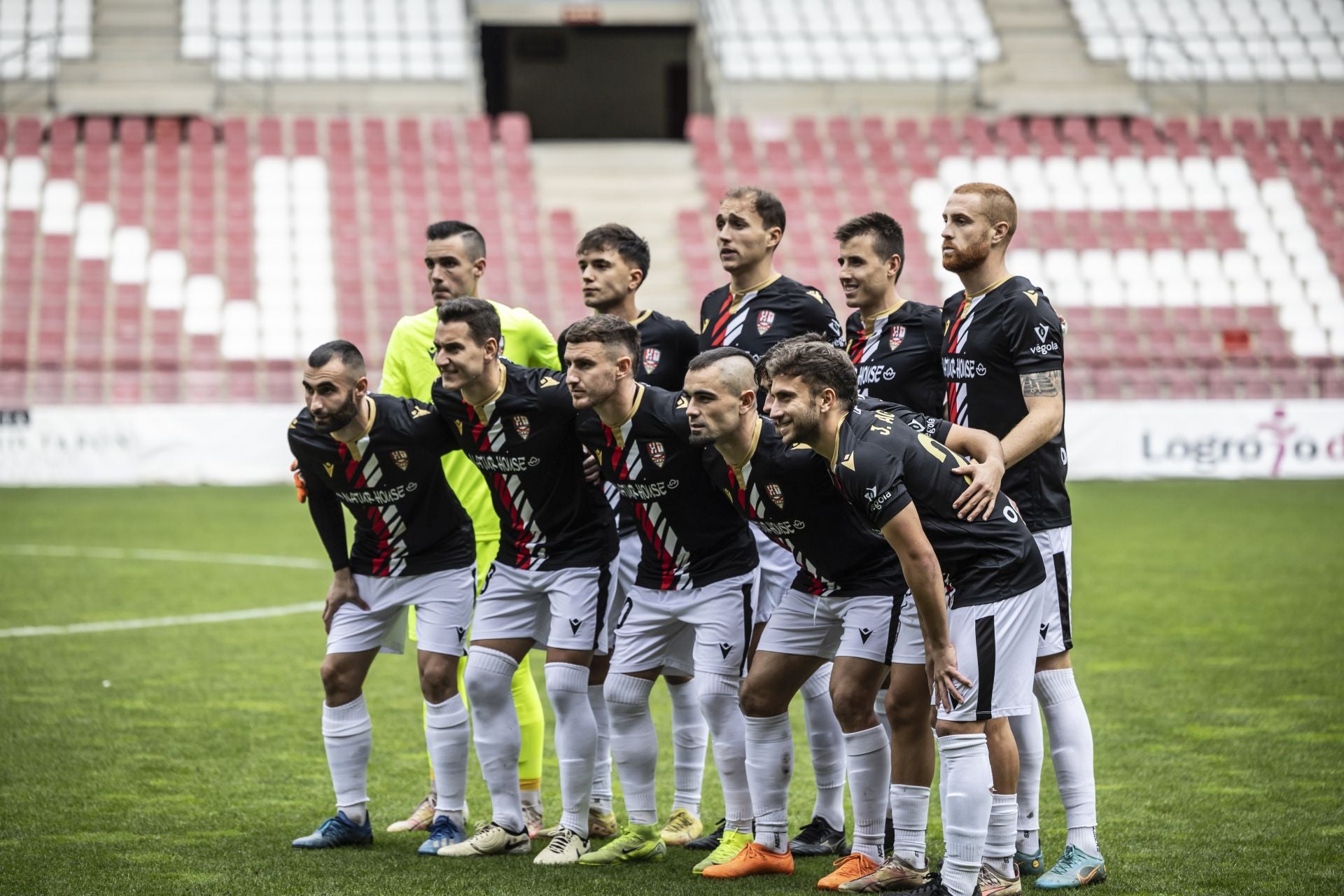 El partido SD Logroñés-UD Logroñés