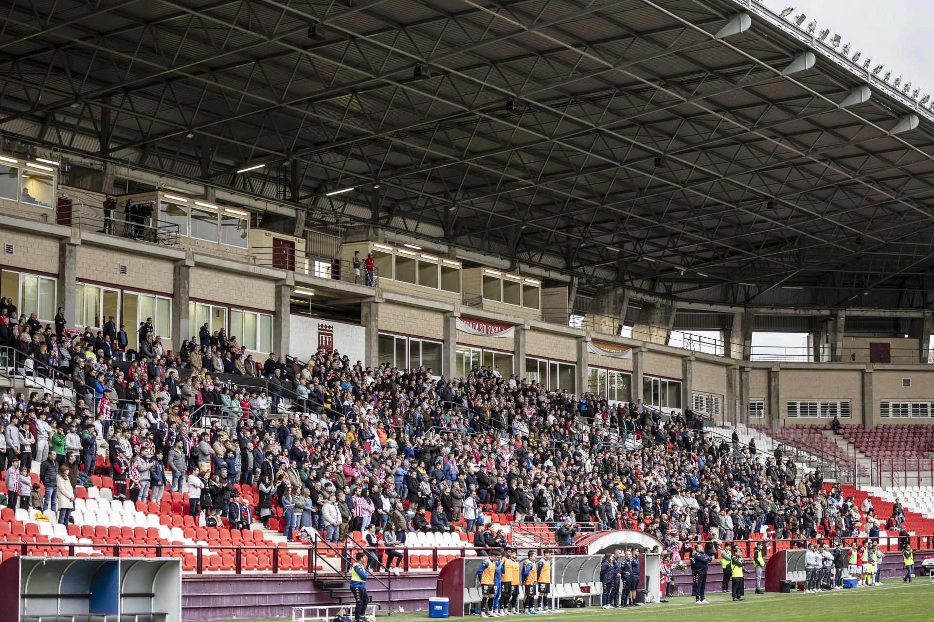 El partido SD Logroñés-UD Logroñés