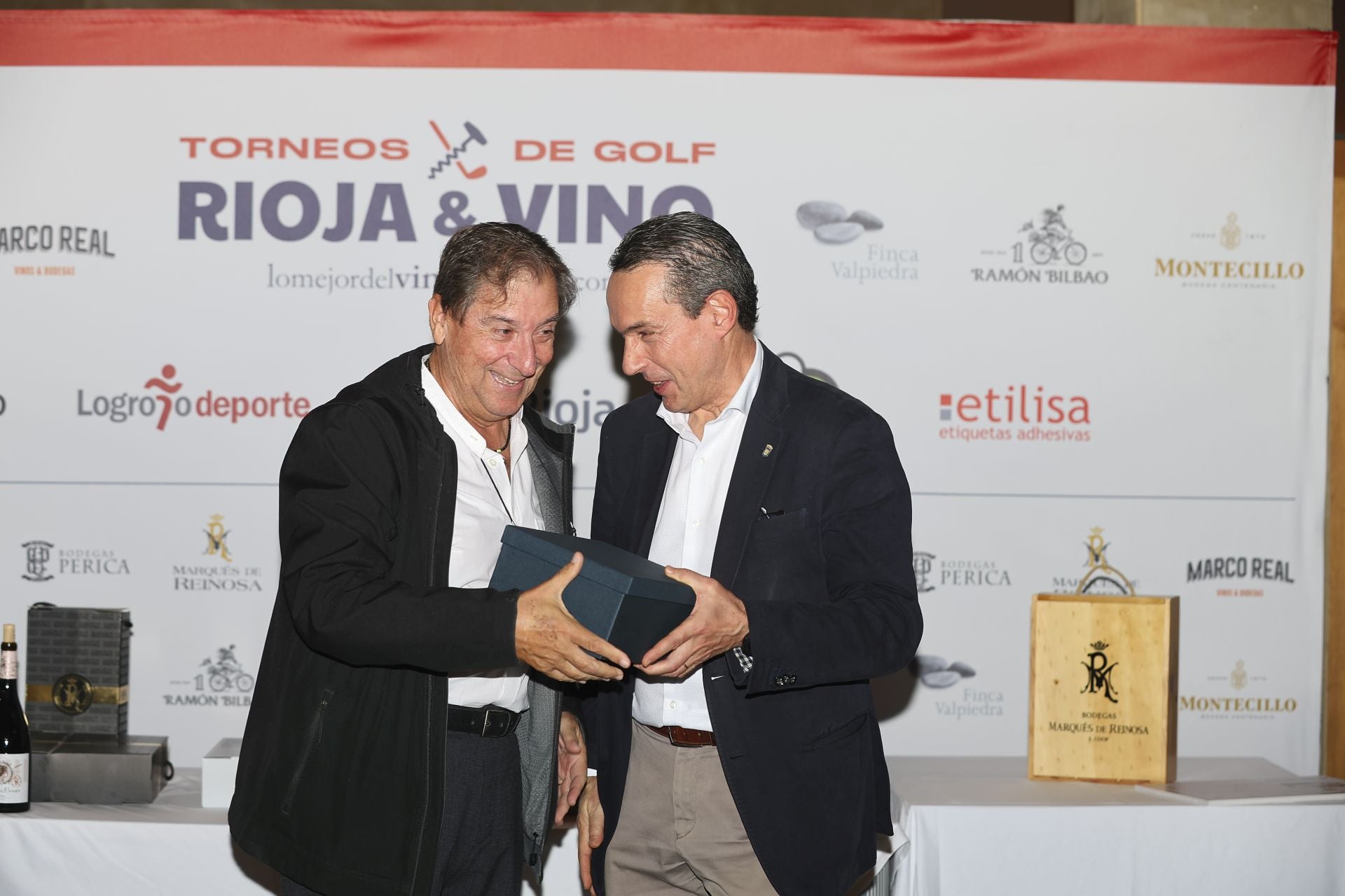 La entrega de premios del torneo Marqués de Reinosa