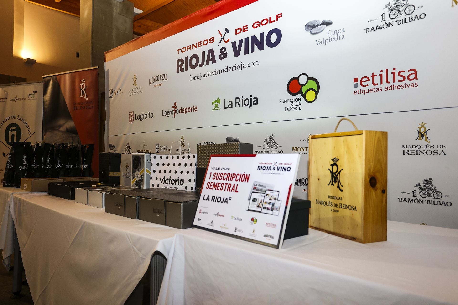 La entrega de premios del torneo Marqués de Reinosa
