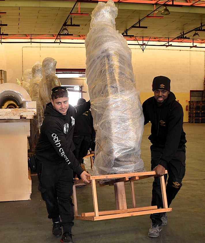 Imagen secundaria 2 - El escenario de Holika y Gran Reserva viajará por mar a Miami en ocho contenedores