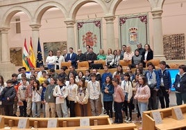 Niños y niñas asistentes al pleno de este miércoles.