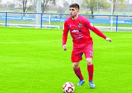 Joel Barcina, con el balón, es uno de los serranos con pasado en la UDL.