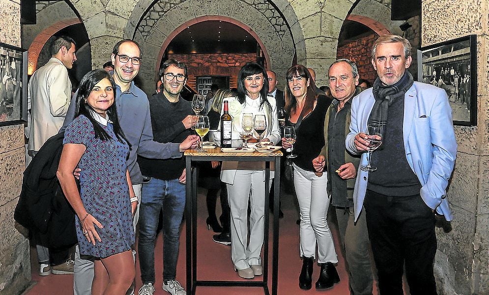 Angélica Ortega, Ricardo Zaldívar (de CaixaBank), Sergio de Frutos, Denise Pascual, Ana Ibáñez, Fermín Herce y Rocky De Salicio.