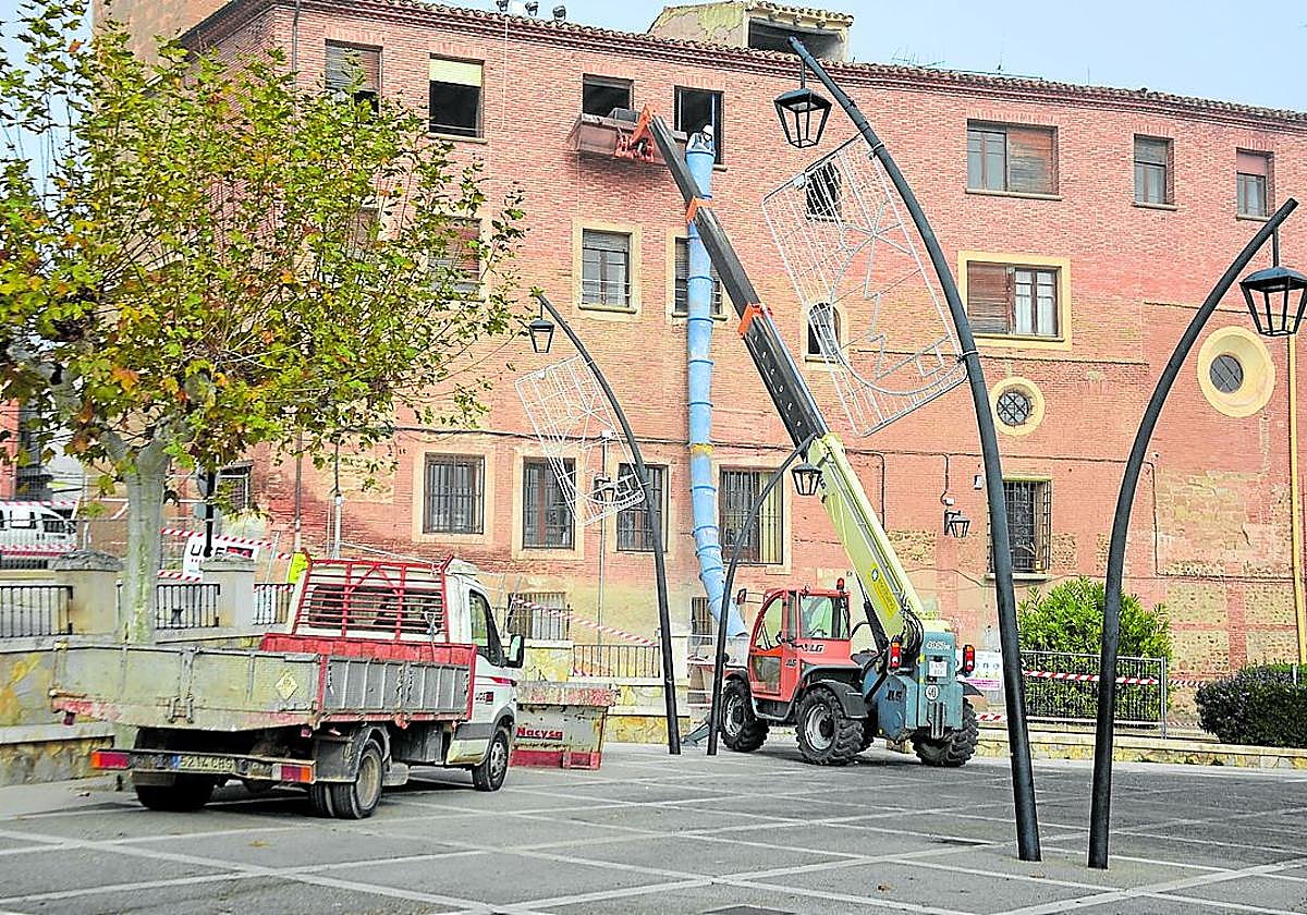Inicio de las obras del templo.